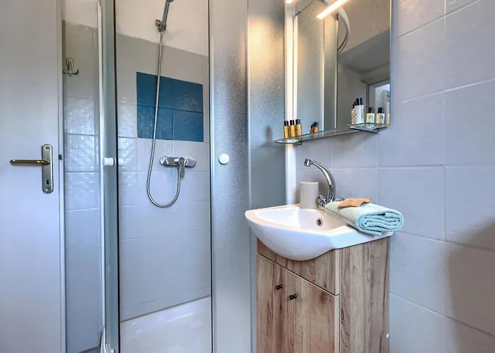 Meazza-2 By Interhome דירה מדולין