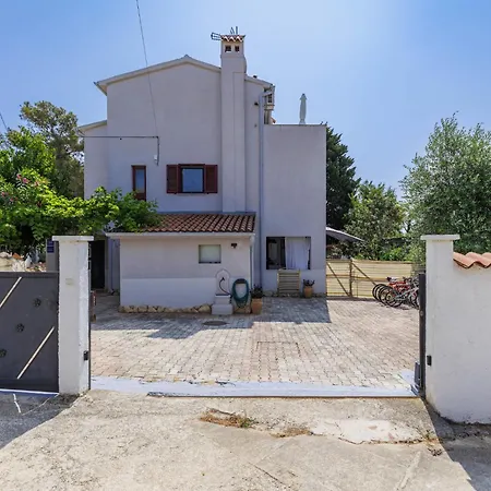 Meazza-2 By Interhome * Μεντουλίν